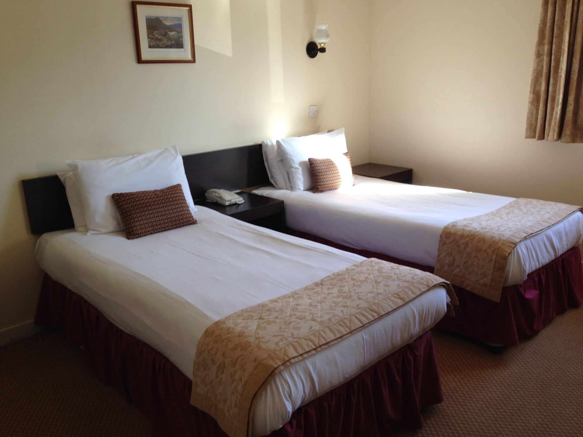 Highlander Hotel 'A Bespoke Hotel' Newtonmore Eksteriør billede