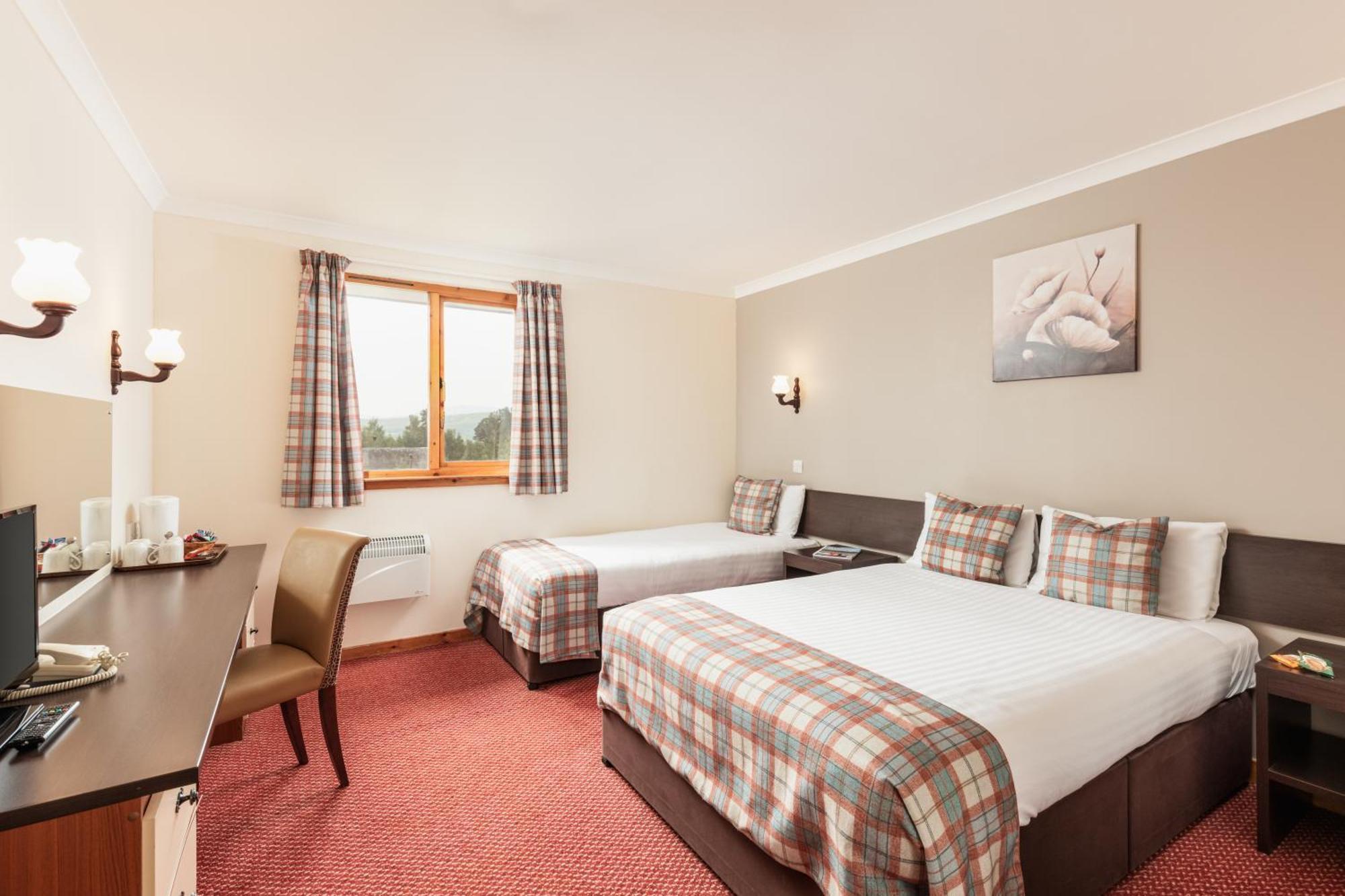 Highlander Hotel 'A Bespoke Hotel' Newtonmore Eksteriør billede